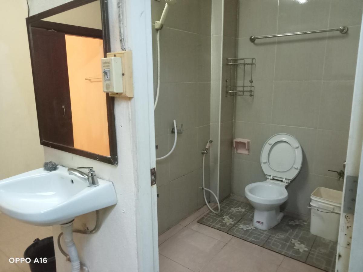 Np Guesthouse Trat Exterior foto