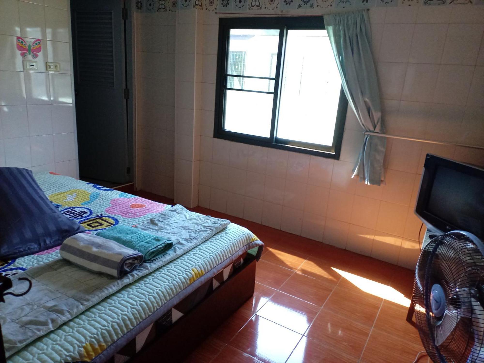 Np Guesthouse Trat Exterior foto